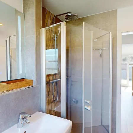 Klarsinni Whg 3 Krabbe 그로미츠